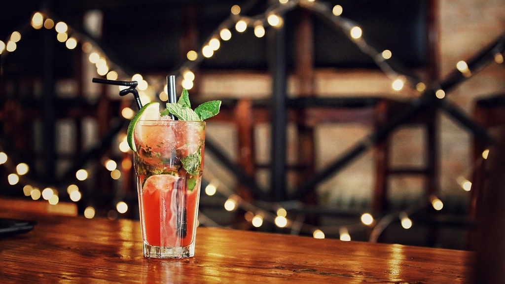 Cocktail Service Image
